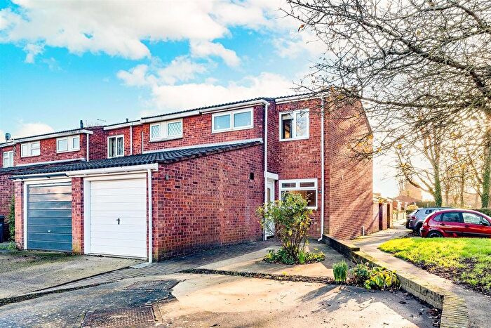 3 Bedroom End Of Terrace House To Rent In Farrant Way, Borehamwood, WD6