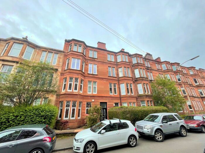 2 Bedroom Flat To Rent In Walton Street, Shawlands, G41