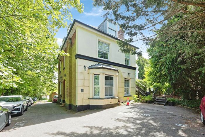 1 Bedroom Flat For Sale In Old Dover Road, Canterbury, CT1