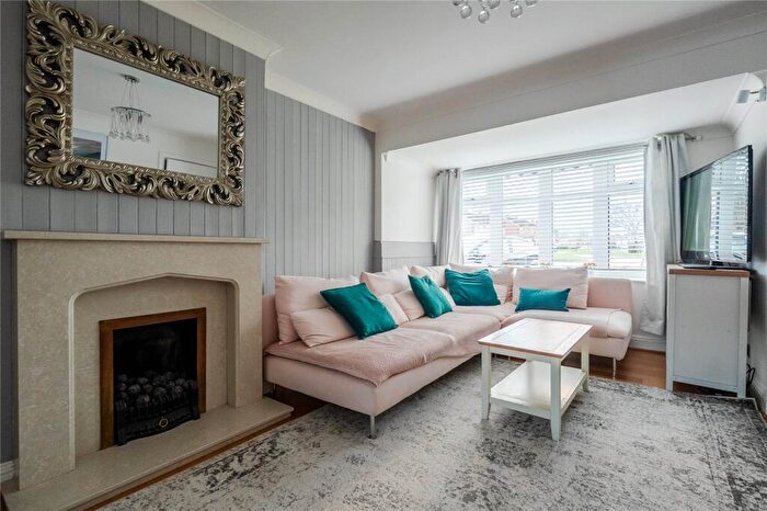 4 Bedroom Detached House For Sale In Melrose Avenue, Bletchley, MK3