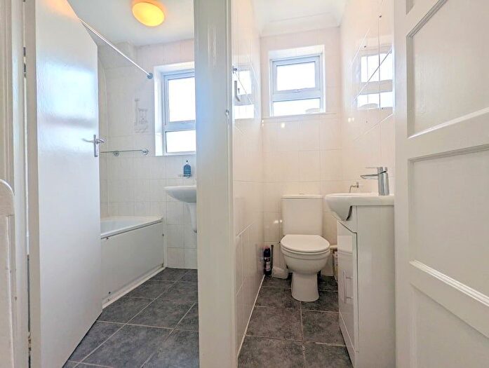 3 Bedroom Terraced House For Sale In Whitebridge Close, Feltham, TW14