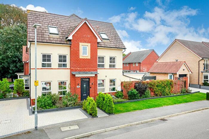 4 Bedroom House For Sale In Burgundy Drive, Hemel Hempstead, HP2