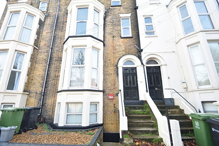 2 Bedroom Flat To Rent In Kent Road, Southsea, Hampshire, PO5