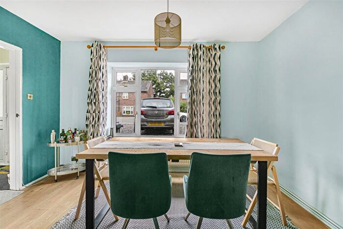 3 Bedroom Terraced House For Sale In Burnett Square, Hertford, SG14