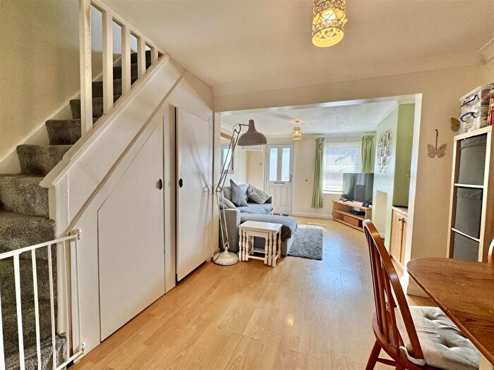 2 Bedroom End Of Terrace House For Sale In High Street, Southminster, CM0