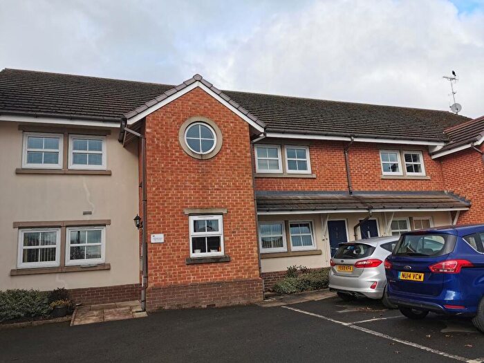 2 Bedroom Flat To Rent In Marshalls Court, Morley, Leeds, West Yorkshire, LS27
