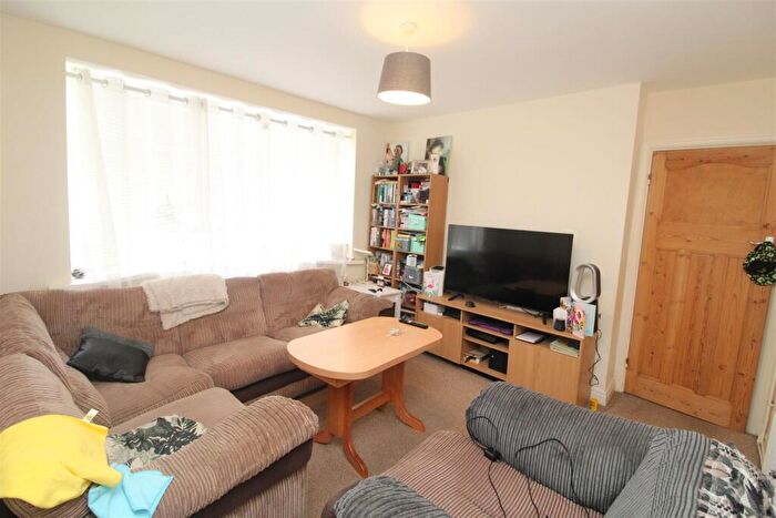3 Bedroom House To Rent In Caerphilly Road, Cardiff, CF14