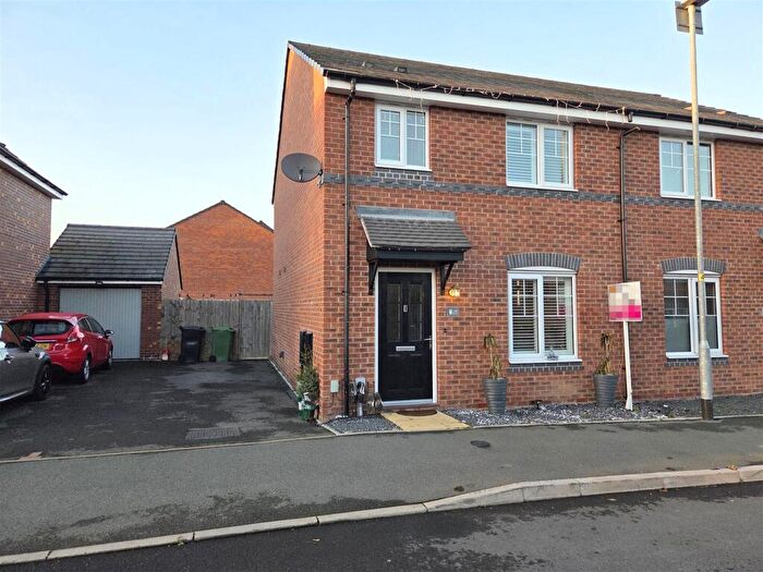 3 Bedroom Semi Detached House For Sale In Cortland Way, Stourport-On-Severn, DY13