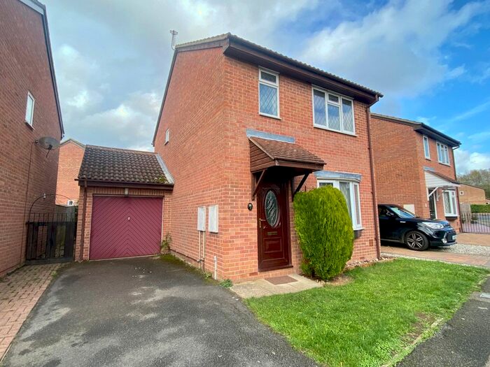 3 Bedroom Detached House To Rent In Langley Road, Abingdon, Oxfordshire, OX14