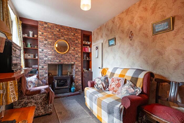 2 Bedroom Semi-Detached House For Sale In Willow Grove, Long Itchington, Southam, CV47