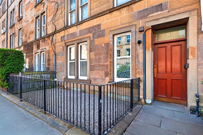 2 Bedroom Apartment For Sale In / Caledonian Place, Dalry, Edinburgh, EH11