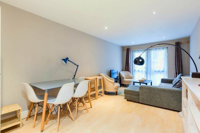 2 Bedroom Flat To Rent In Hoxton Square, Shoreditch, London, N1