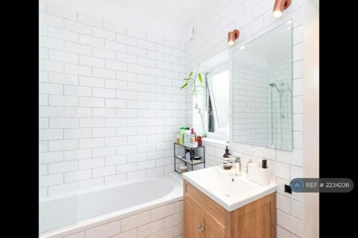 1 Bedroom Flat To Rent In Coppermill Lane, London, E17