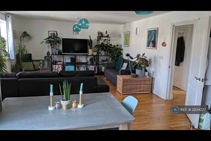 3 Bedroom Flat To Rent In Westport St, London, E1