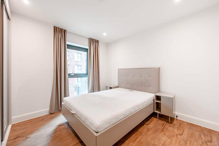 2 Bedroom Flat To Rent In Uncle Colindale, Edgware, London, NW9