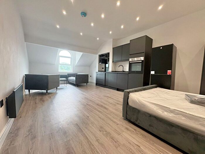 Studio To Rent In - Kirkstall Road, Burley, Leeds, LS4