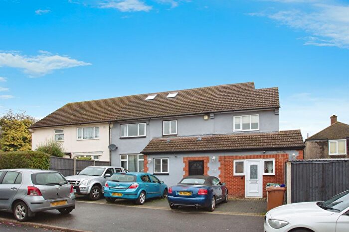 7 Bedroom Semi Detached House For Sale In Maylands Road, Watford, WD19