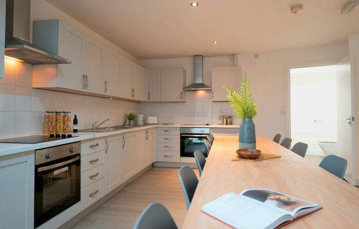 3 Bedroom Flat To Rent In Flat, Moss Lane East, Manchester, M14