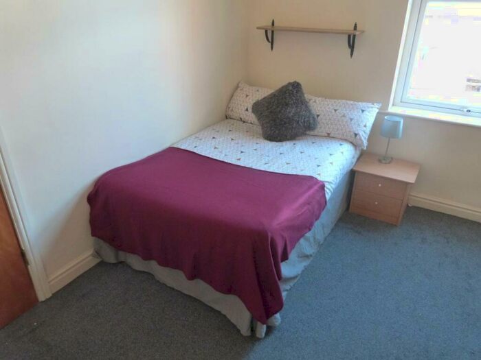 9 Bedroom House To Rent In St Helens Road, Ormskirk, L39