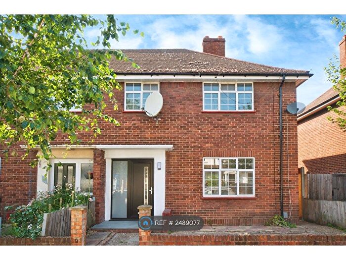 3 Bedroom Semi-Detached House To Rent In Ashville Road, London, E11