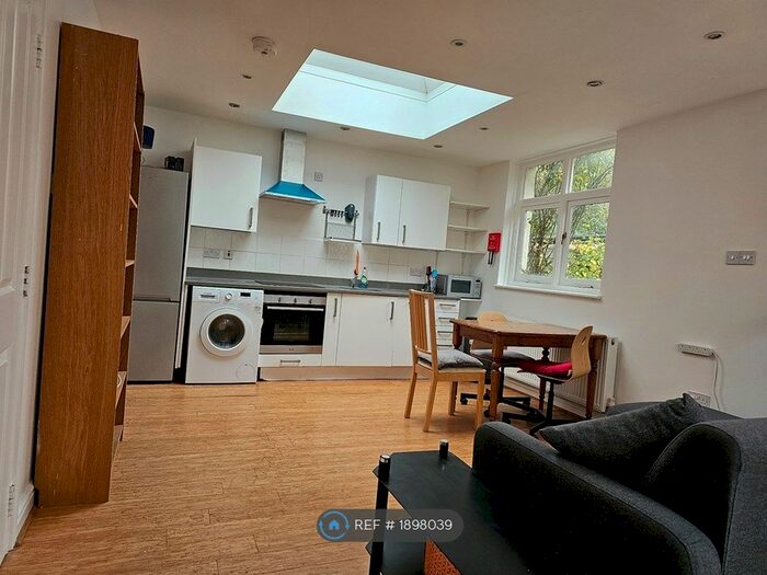1 Bedroom Flat To Rent In Forest Gate, London, E7