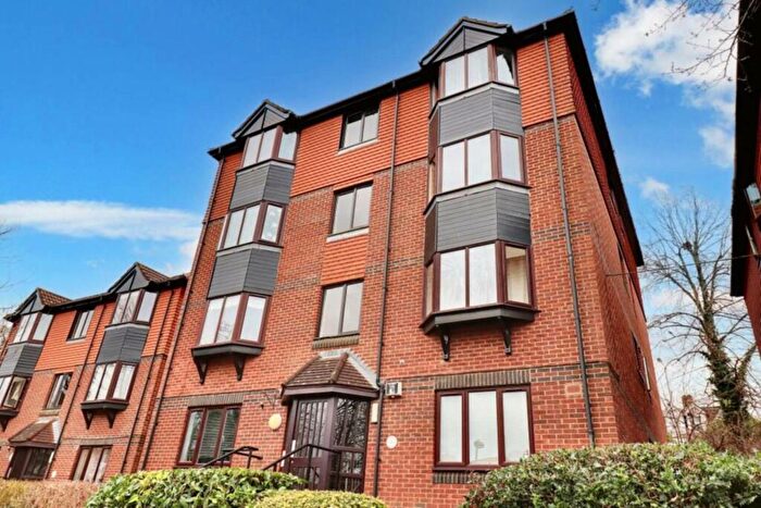 2 Bedroom Flat To Rent In Clowser Close, Sutton, SM1