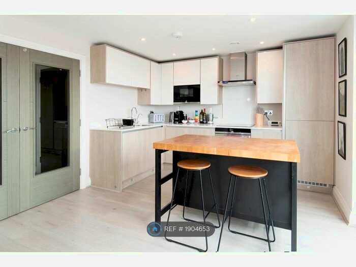 2 Bedroom Flat To Rent In Bridge Avenue, Maidenhead, SL6