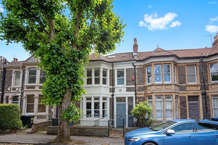 3 Bedroom Maisonette For Sale In Claremont Road, Bristol, BS7