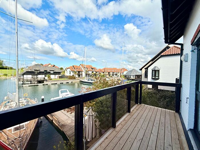 3 Bedroom Town House For Sale In Astra Court, Hythe, Southampton, SO45