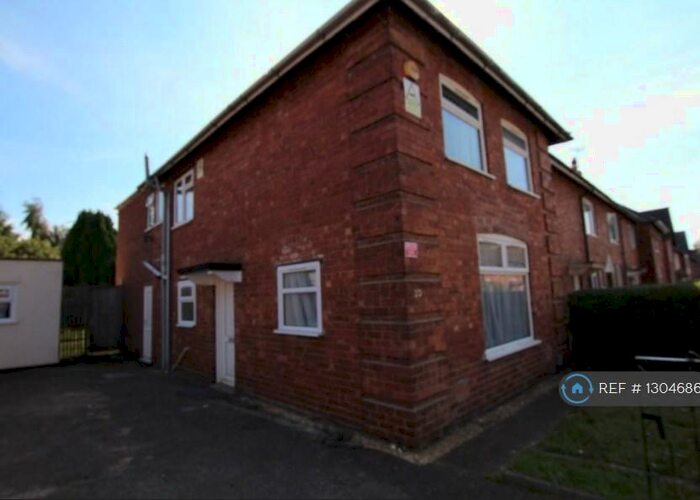 5 Bedroom Semi-Detached House To Rent In Langdale Road, Northampton, NN2