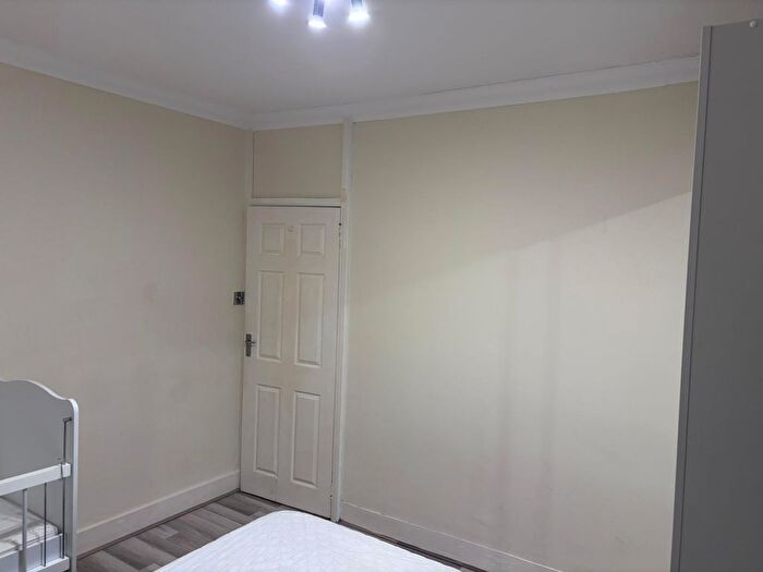 1 Bedroom Flat To Rent In Mawney Road, Romford, RM7