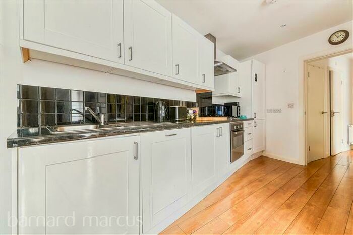 1 Bedroom Apartment To Rent In Furley Road, SE15