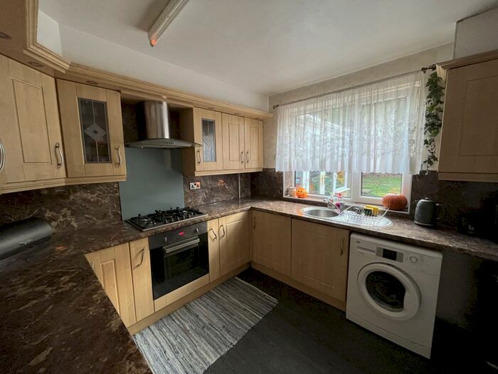 3 Bedroom House To Rent In Rokeby Gardens, Bradford, BD10