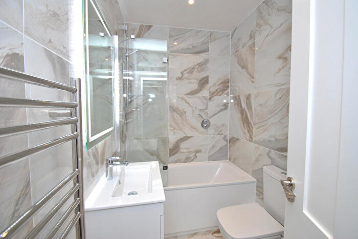2 Bedroom Apartment To Rent In Church Street, Biggleswade, SG18