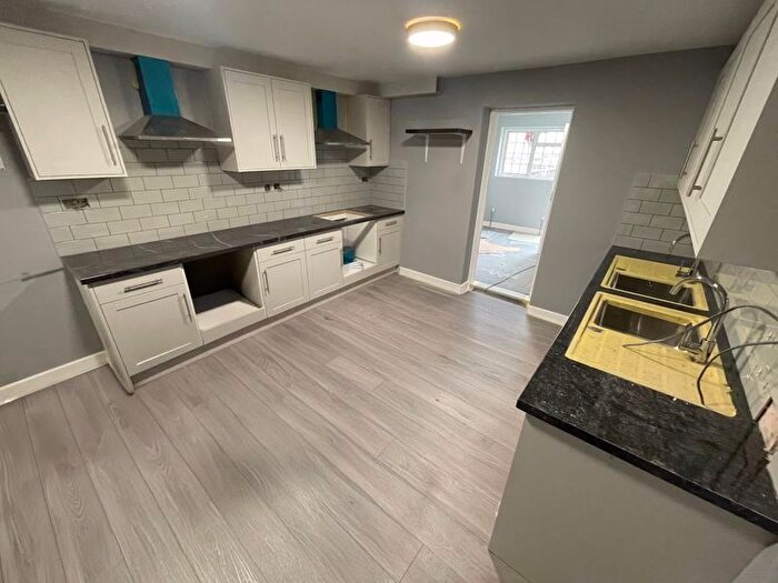5 Bedroom Property To Rent In Juniper Way, Hayes, UB3