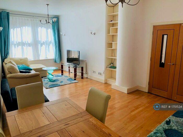 2 Bedroom Flat To Rent In Farringdon Road, London, EC1M