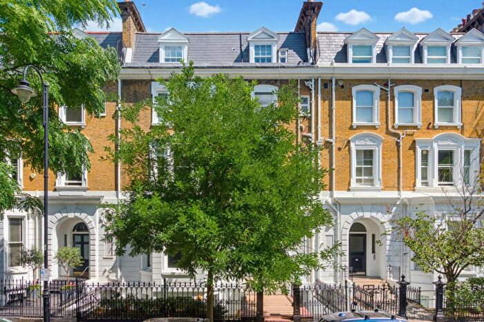 2 Bedroom Flat For Sale In Bolton Gardens, London, SW5