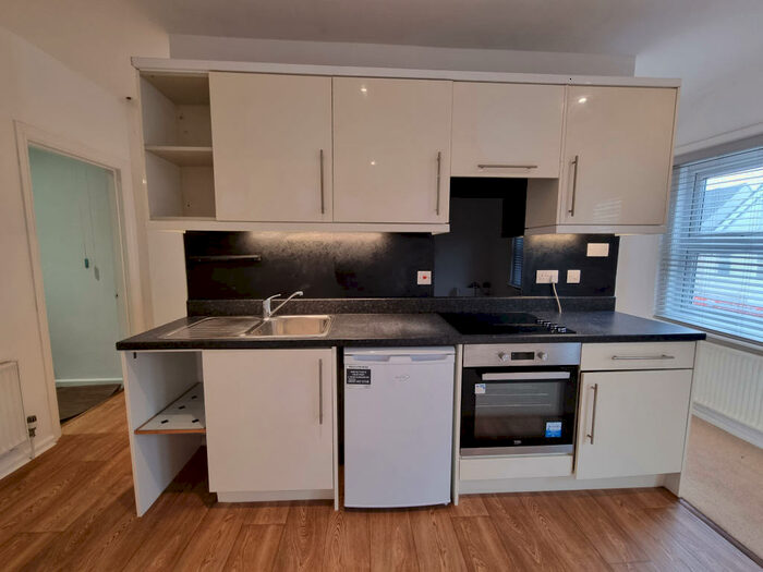 1 Bedroom Maisonette To Rent In Wey Hill, Haslemere, GU27