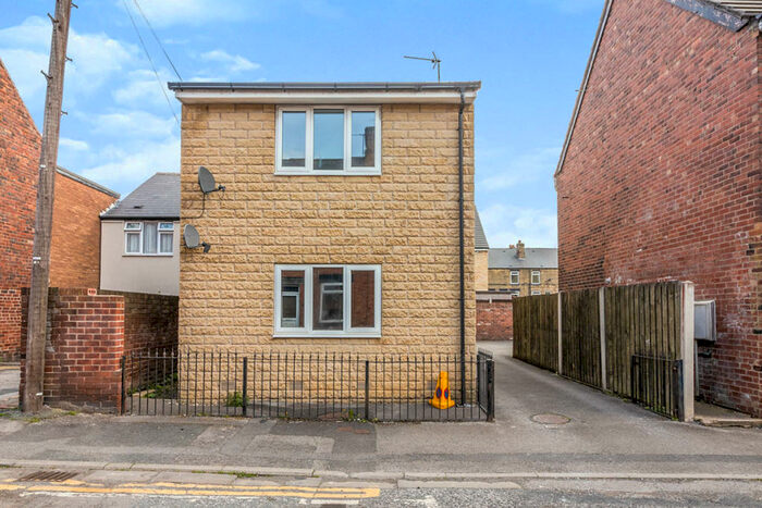 2 Bedroom Flat To Rent In Allott Street, Hoyland, Barnsley, South Yorkshire, S74