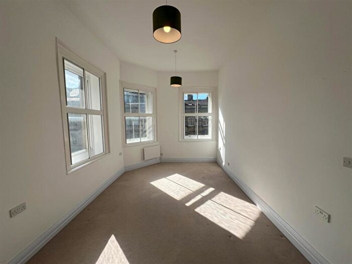 1 Bedroom Flat To Rent In Church Street, Huddersfield, HD1