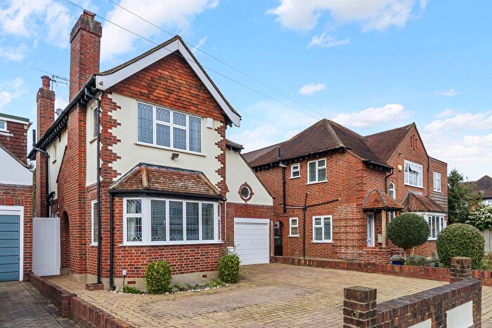 4 Bedroom Detached House For Sale In Woodlands Avenue, New Malden, KT3