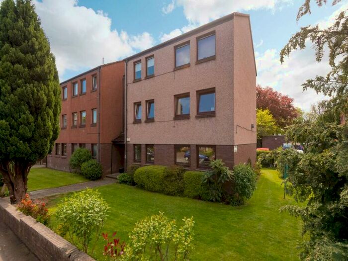 2 Bedroom Flat To Rent In West Winnelstrae, Fettes, Edinburgh, EH5