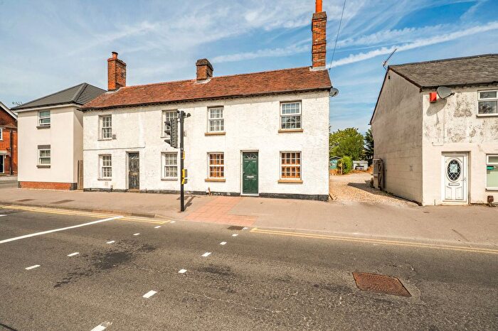 3 Bedroom Semi-Detached House For Sale In Chapel Street, Thatcham, RG18