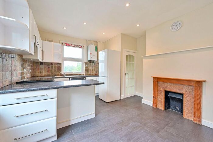 3 Bedroom Maisonette To Rent In Morden Road, Merton, London, SW19