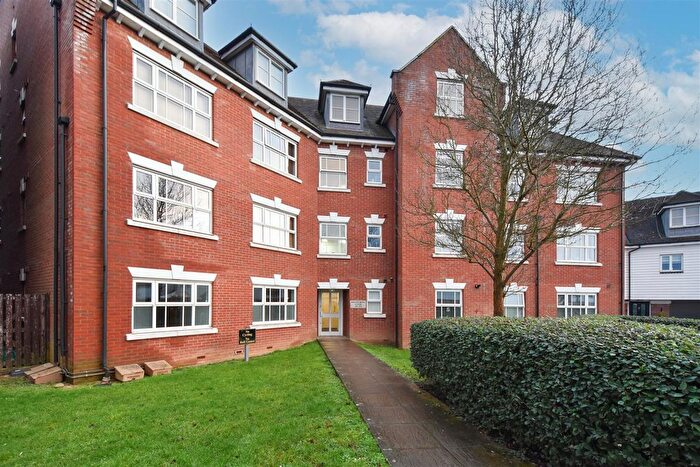 2 Bedroom Flat For Sale In Walter Mead Close, Ongar, CM5