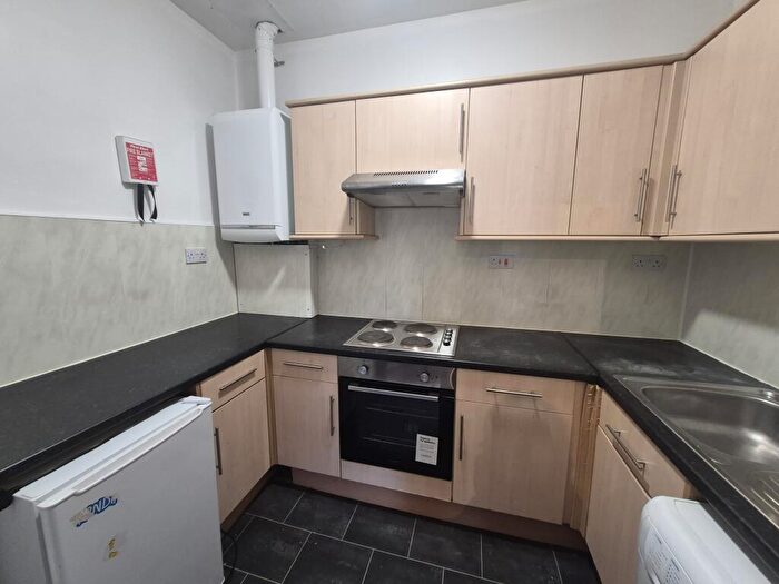 2 Bedroom Flat To Rent In Elm Avenue, NG3