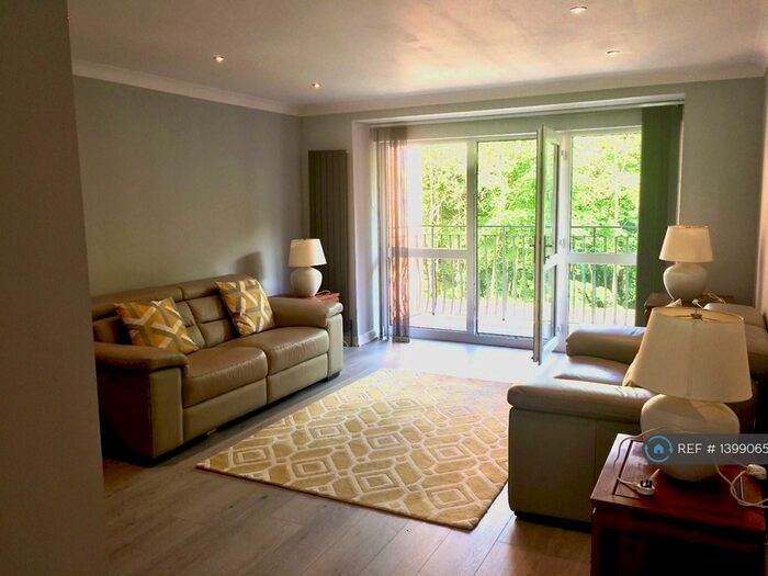 2 Bedroom Flat To Rent In Millholm Rd, Glasgow, G44