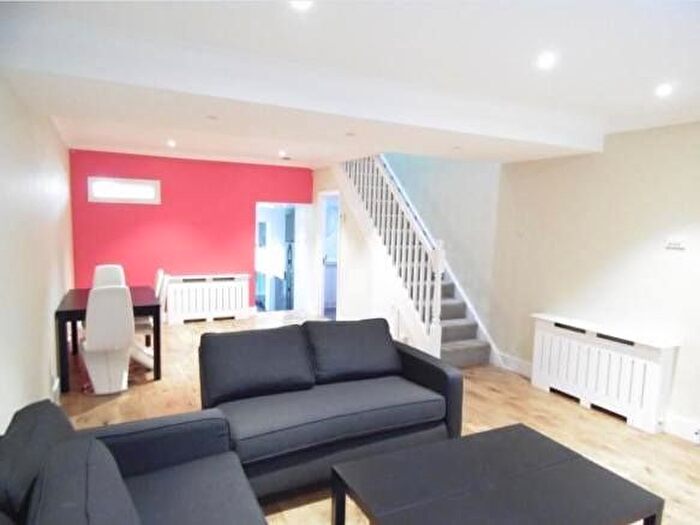 2 Bedroom Flat To Rent In Frith Road, Croydon, CR0