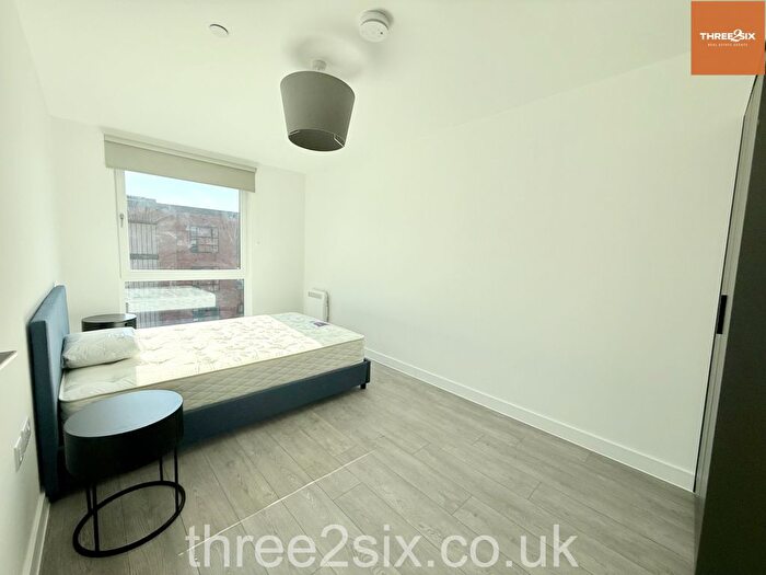 2 Bedroom Flat To Rent In Bradford Street, Digbeth, B12