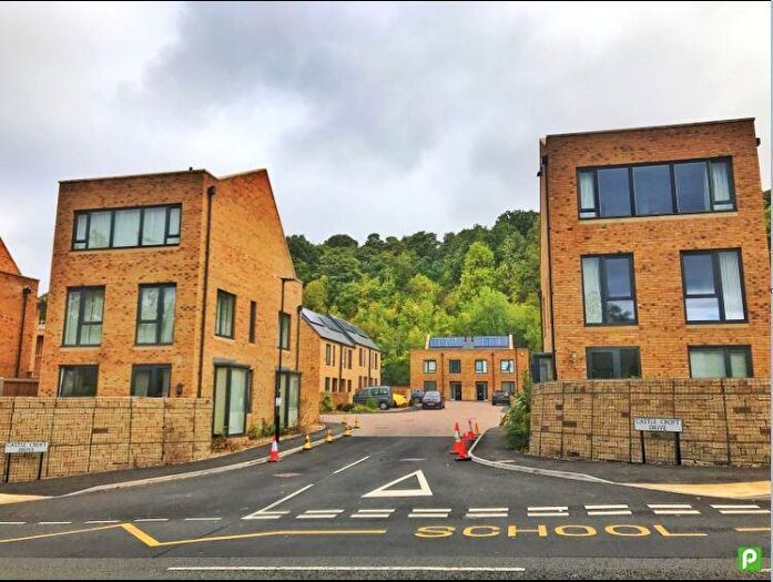 4 Bedroom Detached House To Rent In Castle Croft Drive, Sheffield, S2